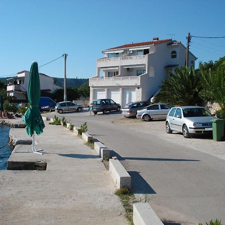 Apartments Mirko Vinisce Exterior photo
