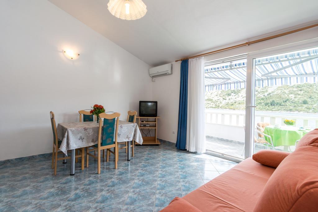 Apartments Mirko Vinisce Room photo