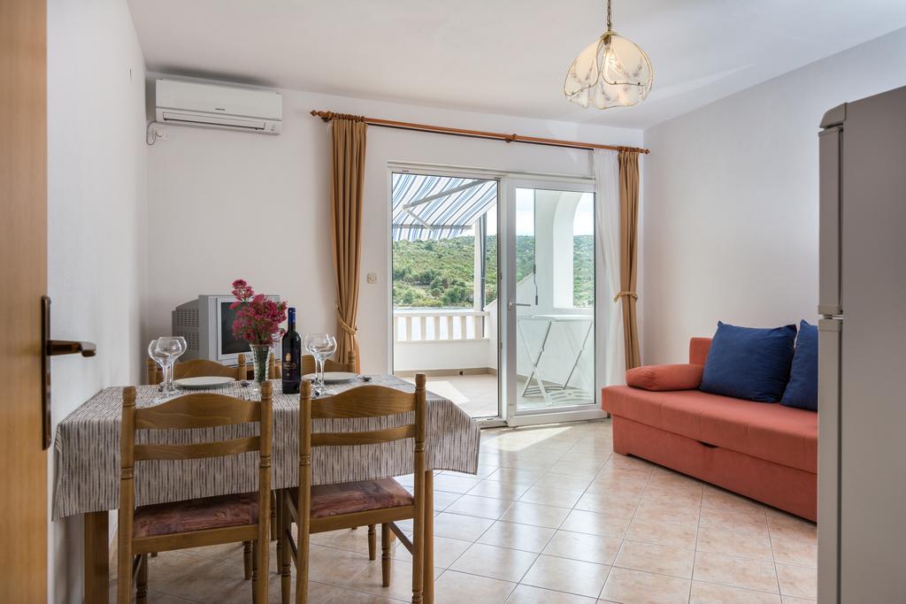 Apartments Mirko Vinisce Room photo