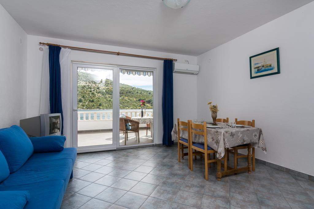 Apartments Mirko Vinisce Room photo