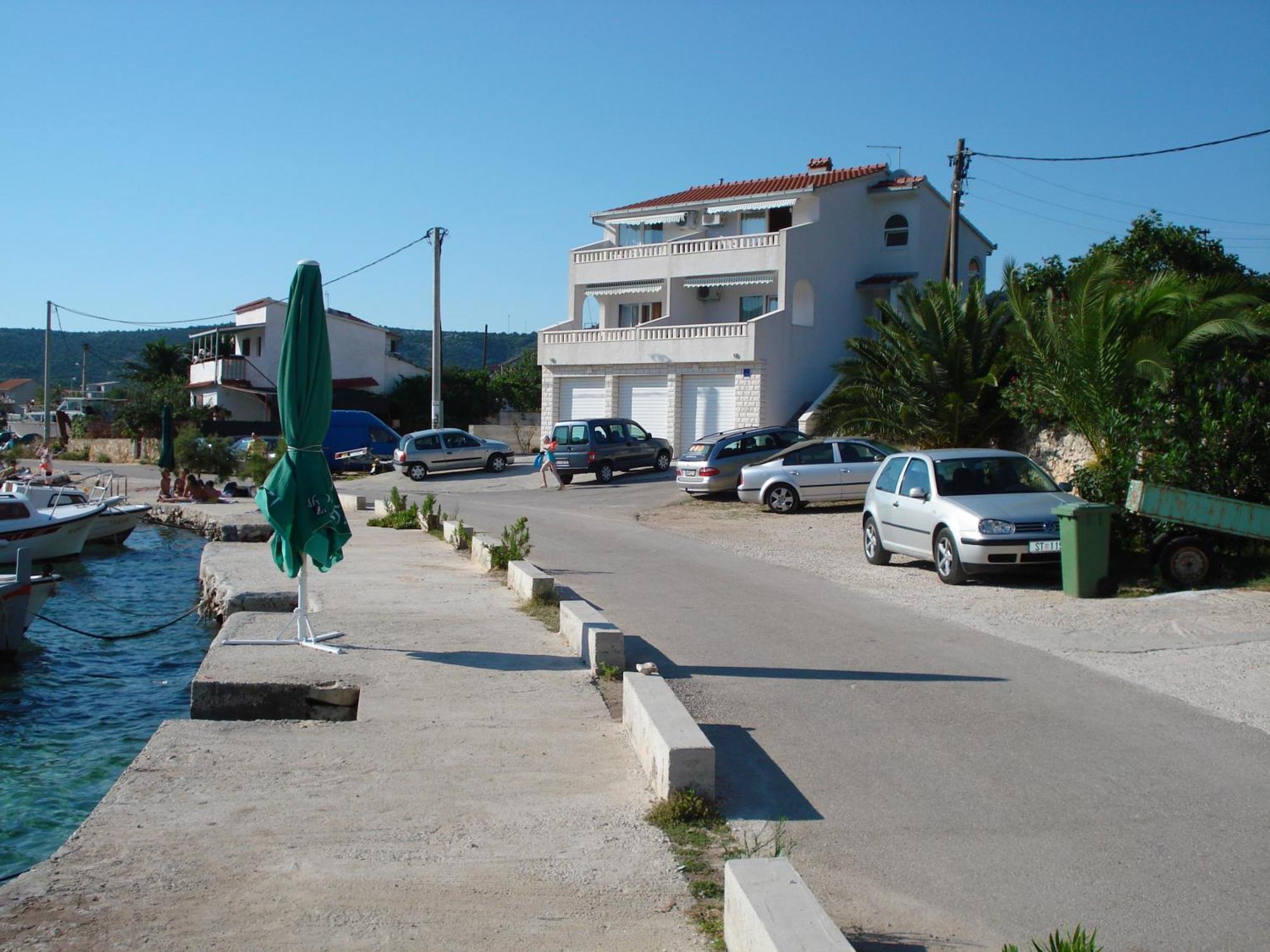 Apartments Mirko Vinisce Exterior photo