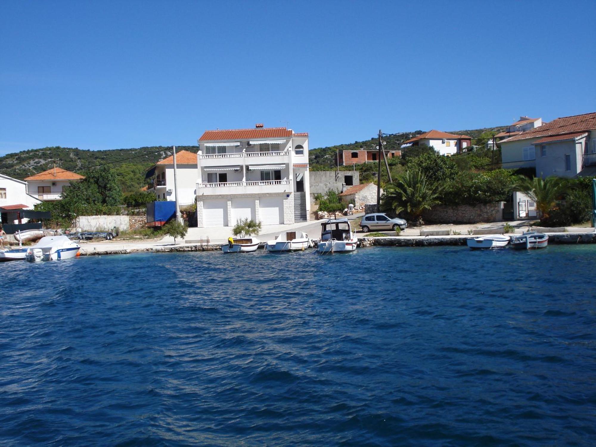 Apartments Mirko Vinisce Exterior photo